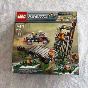 LEGO Agents 8632 Swamp Raid 2008 – New Sealed – Retired Set – 231 Pieces